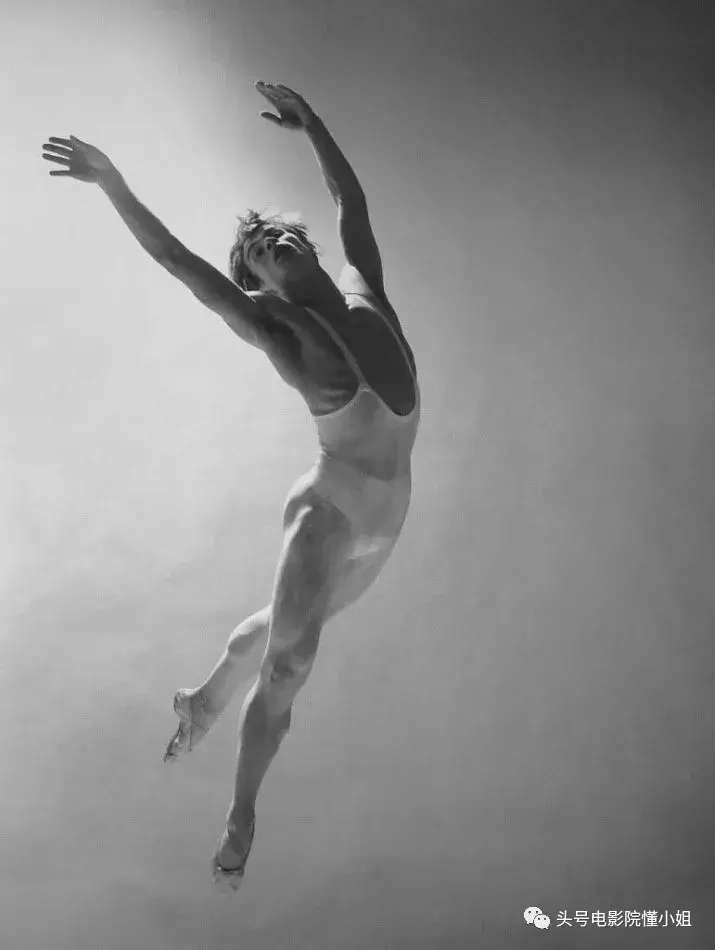23岁叛逃，55岁死于艾滋病，传奇芭蕾舞大师的人生被拍成电影