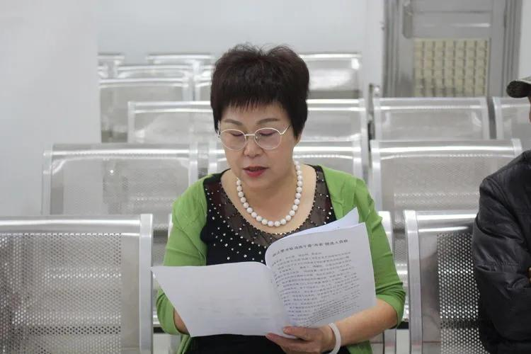 临高县副县长段怡到县信访服务中心接待来访群众