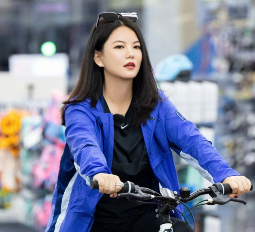 退租的房子脏乱，李湘发声明又晒清洁视频，房