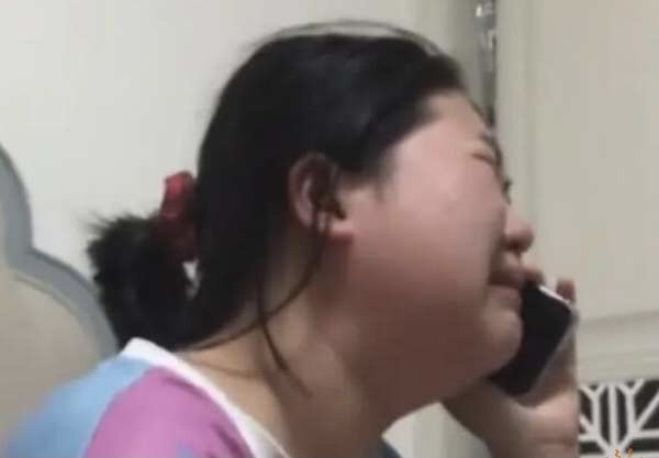 女孩记错开学日期，得知8月30日开学崩溃大哭，熬夜补作业至凌晨