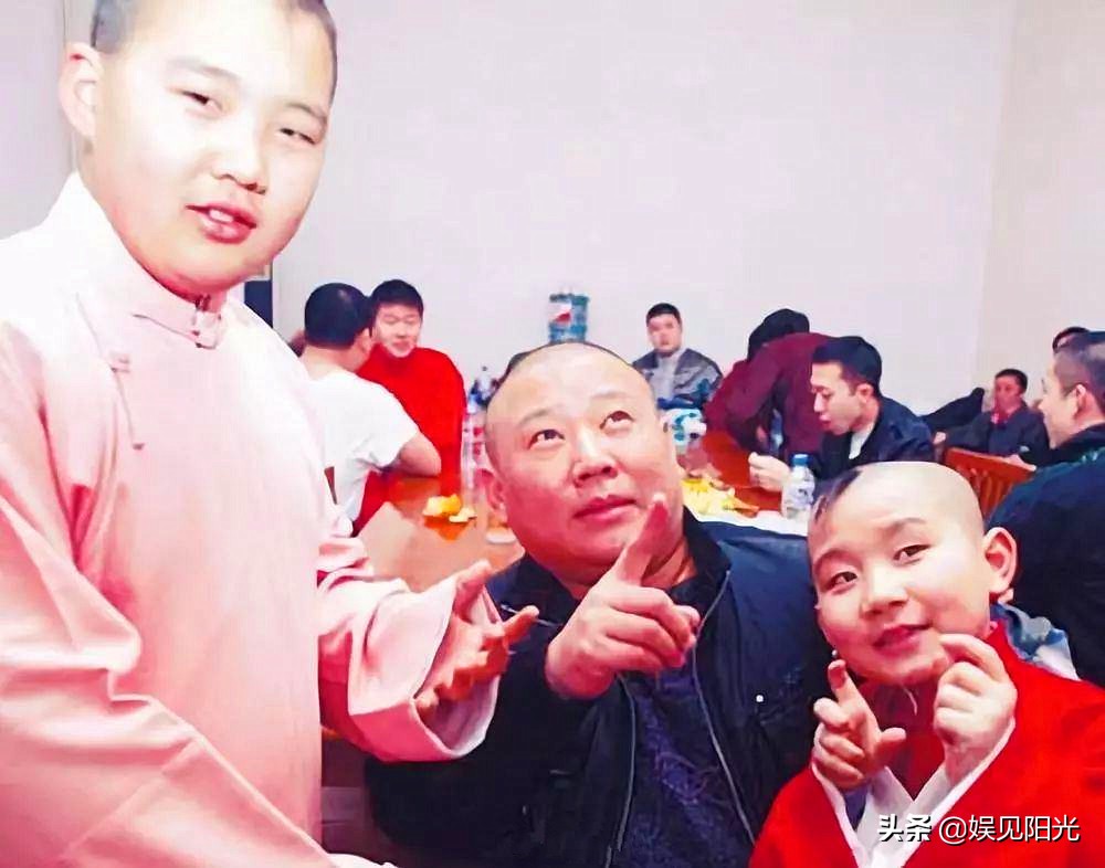 郭德纲家的特别之处：儿子学习成绩好，父亲撺