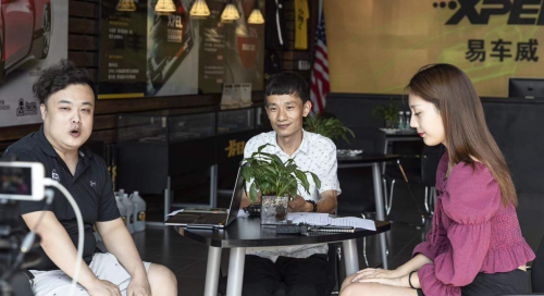 百万法拉利车漆被蹭，网友 贴XPEL漆面保护膜了吗