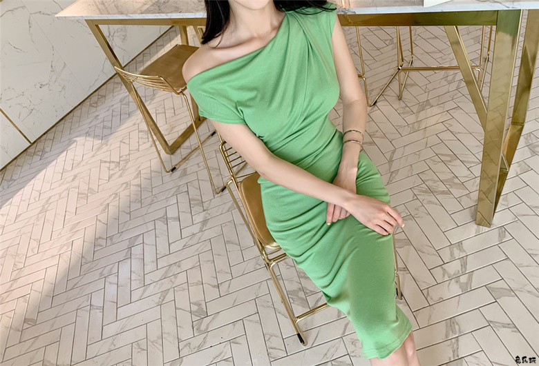 孙允珠·绿藤惹眼翡翠葱郁褶皱晚礼裙