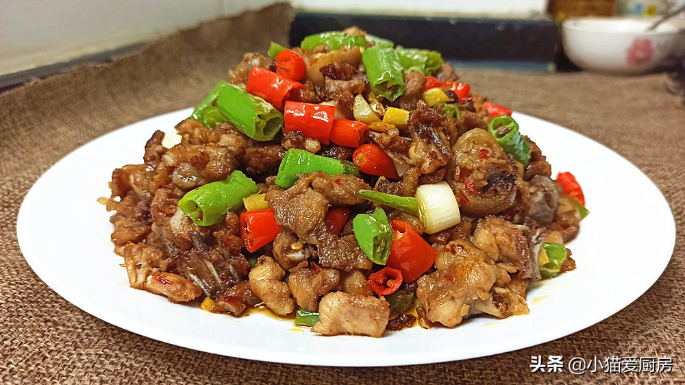 图片[13]-江湖菜“尖椒鸡”这么做 辣而不燥 鲜香好吃过瘾 元旦吃很不错-起舞食谱网