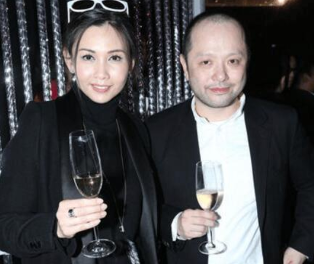 性感女神邱淑贞：为王晶甘愿做十年小三，嫁豪