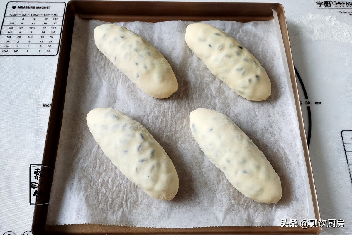 闺蜜们都喜欢的面包，既甜又香，配杯牛奶，当早餐一顿一个，特棒