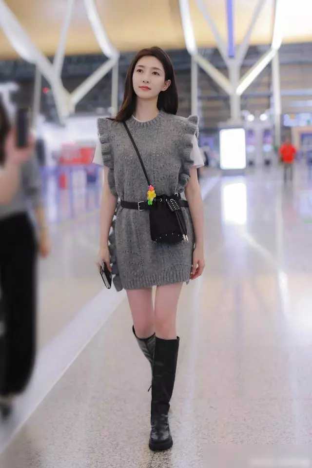 34岁的江疏影，成“小姐姐”真是迷人，迷人的穿