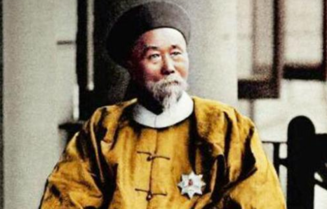 姑娘得病被醫(yī)生收為義女，嫁給其子后生下一子，卻影響清朝深遠