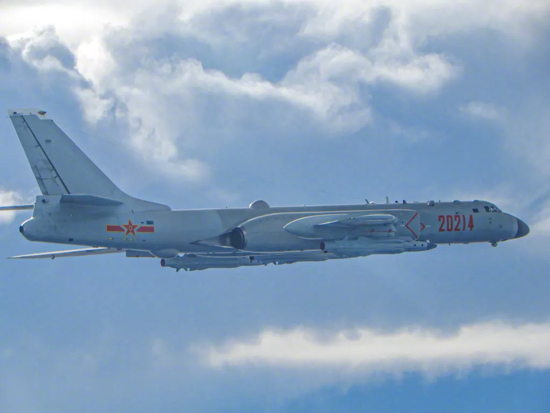 �й���-6KЯ��4öYJ-12A�ߵ����࣬�Ҿ������ƺ�������Σ�