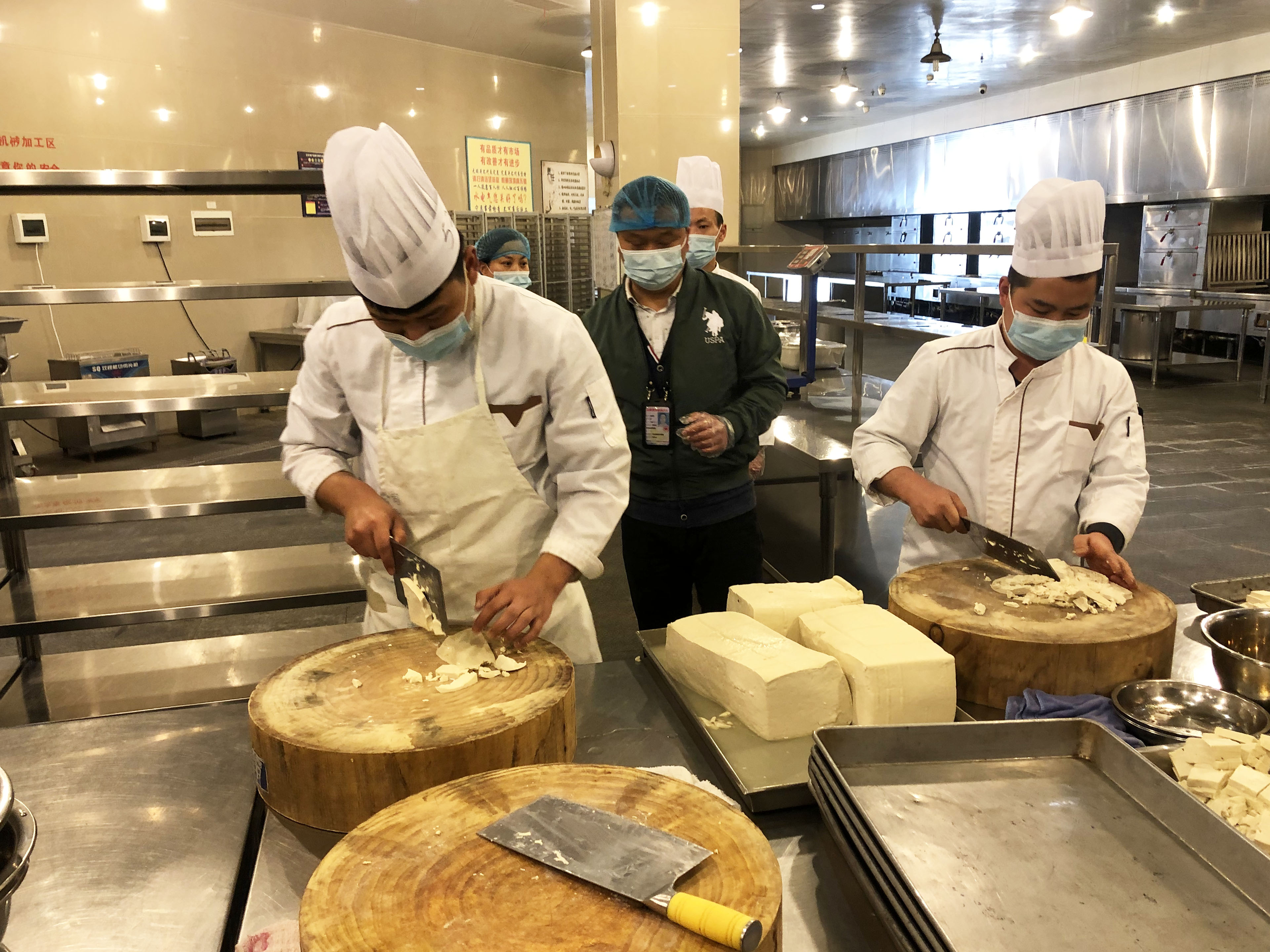 年夜饭大检查进行中，昆明为2021春节期间食品安全保驾护航