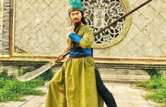 嘎子哥扮演关羽，被网友吐槽为“最丑关羽”，