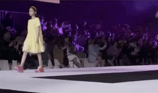 甜馨小考拉Jaden同台走秀超有範兒，李小璐鐘麗緹台下觀看陪女兒