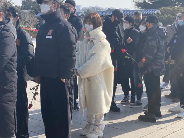 Exposure of spot of Zhao Yingjun memorial meeting, xue Zhiqian hurts heart cry bitterly, huang Bo is sent off before roc king treasure is strong