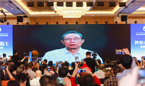 王红锦院长在中医药论坛分享中医产后康复技术