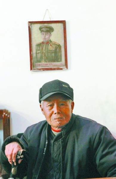 他是特等功臣却不想麻烦政府，市里趁他做体检