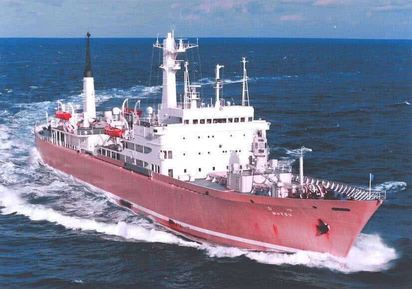 日本悄悄掩人耳目，私自建造核动力“民用”船，后果却十分惨重