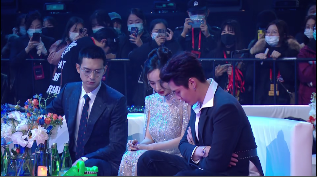有人暗暗发糖，有人尴尬互动，星光大赏内场真