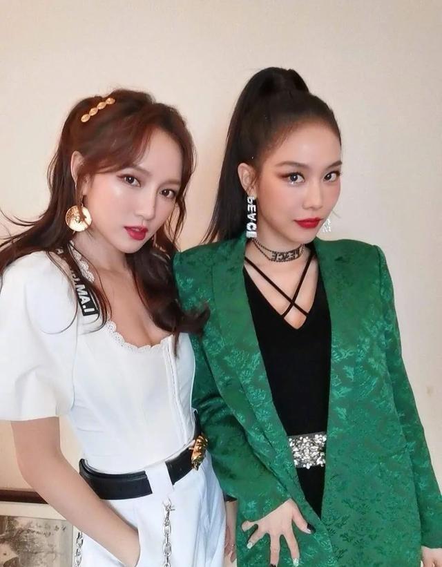 封面|孟佳新歌封面疑似抄袭 会写歌会编舞非要在照片上摔个跤？