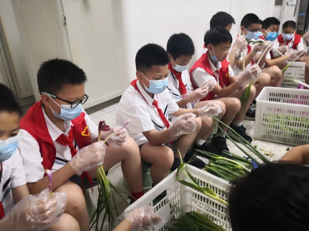 超级小帮手——四川天府新区万安小学劳动教育