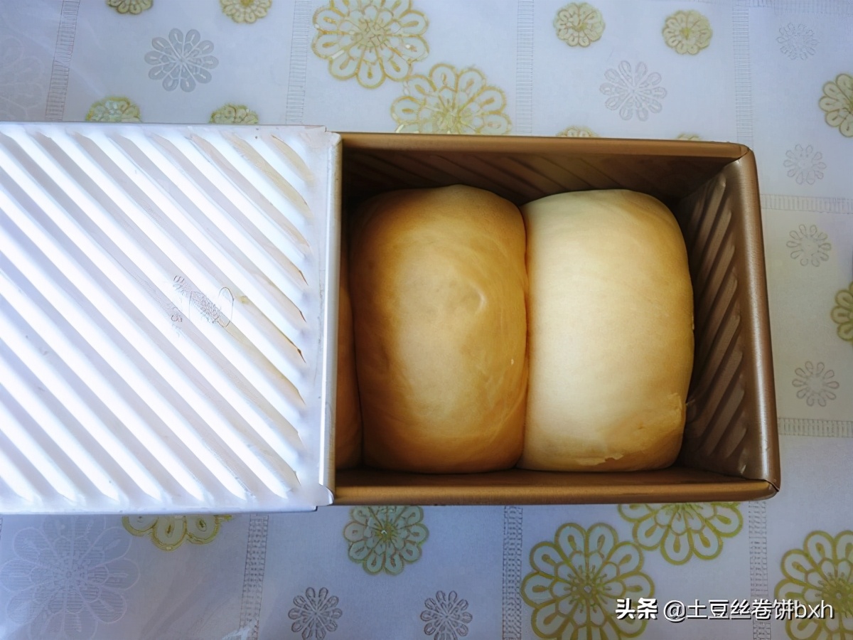 冬天做面包用红糖，这方子太好，面包暄松柔软，放几天都不硬
