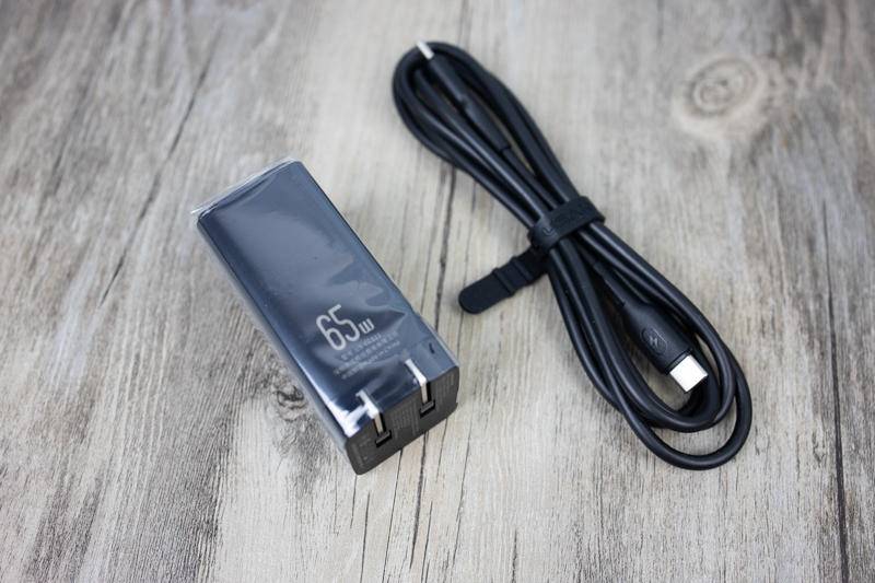 新氮化镓充电器65W极速体验，网友：小米10半小时充满电了