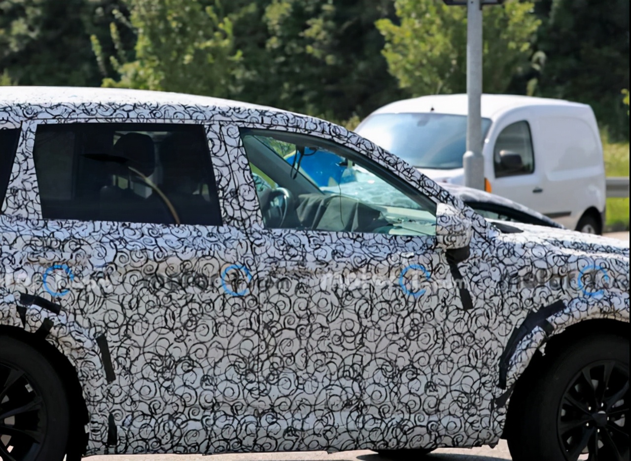 动力不变，外观内饰大变样，全新本田CR-V的路试谍照曝光