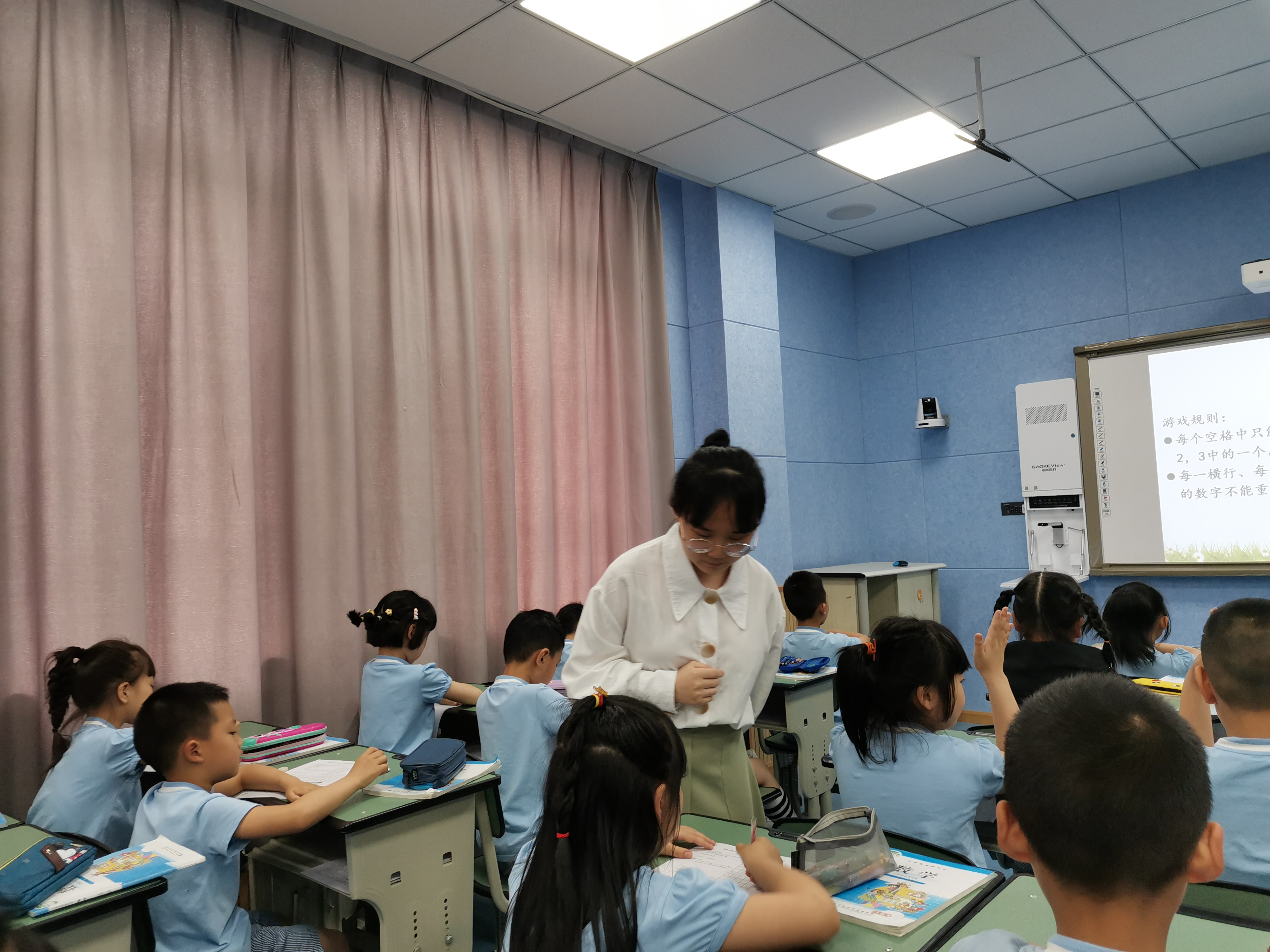 凝聚“新”力量 创造“新”成果丨双流实小东区新教师成长汇报课