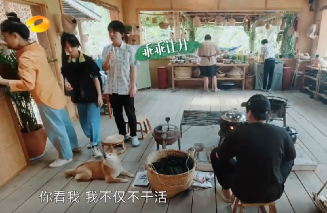 郭麒麟开启综艺咖模式，种瓜都能种出相声的感