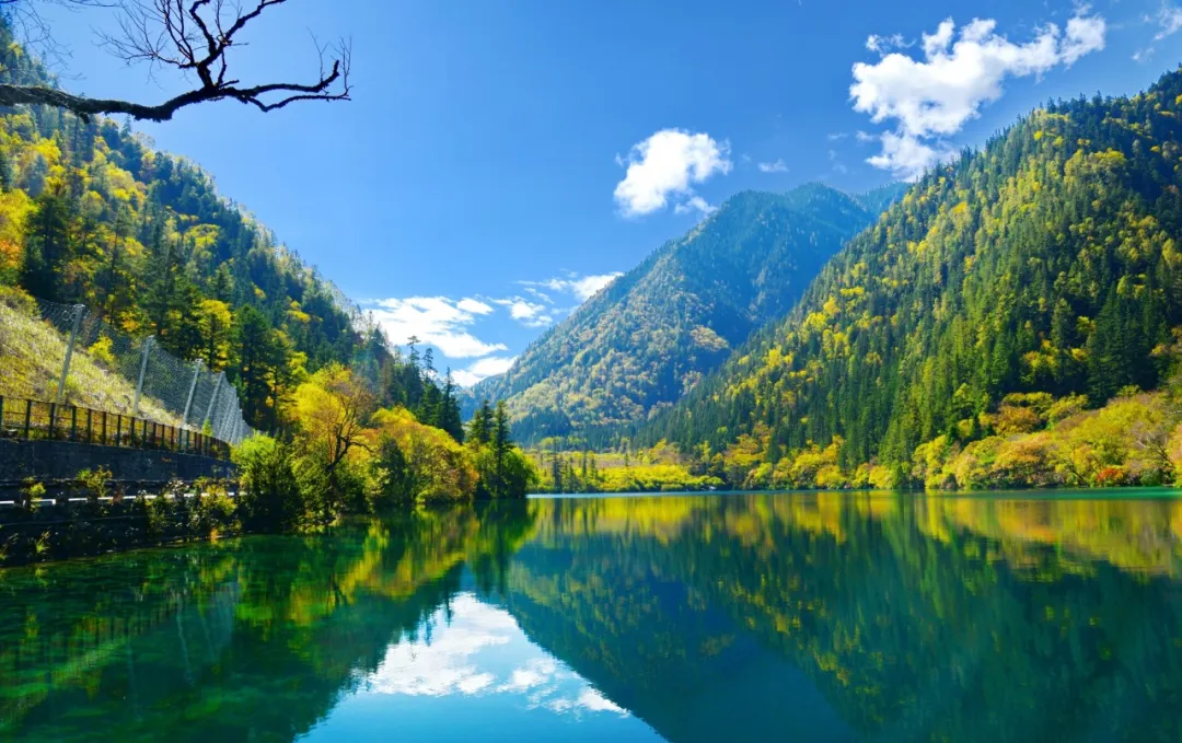 夏天的九寨沟,是避暑的好去处!