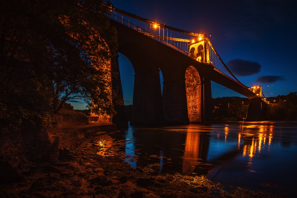 哈里梅根或回英国参加爷爷葬礼，民众：骂完王