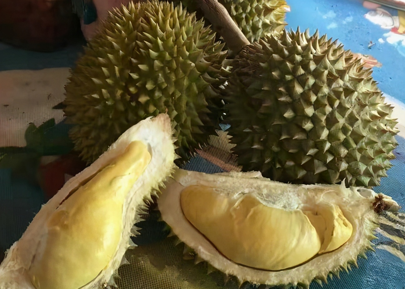 买榴莲，选刺密集的还是稀疏的？记住3个技巧，不怕买到肉少的​