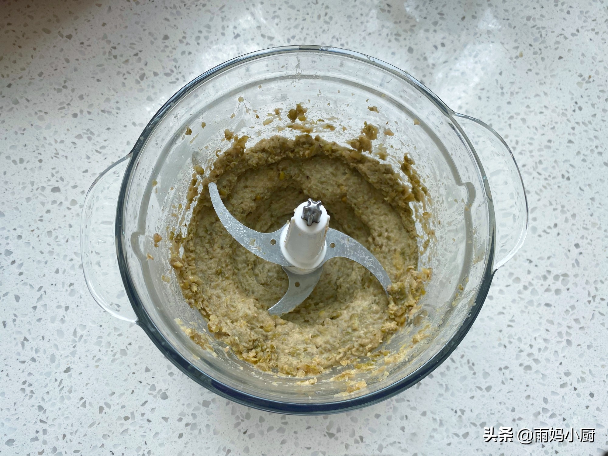 70岁老妈爱吃的绿豆饼，在家就能做，外酥里香又清甜，解暑必备