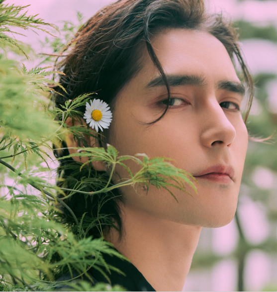 Perfect summer: Yang Chao takes care of gold contain mood more, a Yunga jumps square dance swings flying shoe