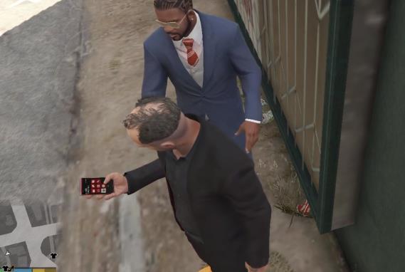 《GTA5》中三位主角都使用什么牌子的手机？与现实真实品牌对标