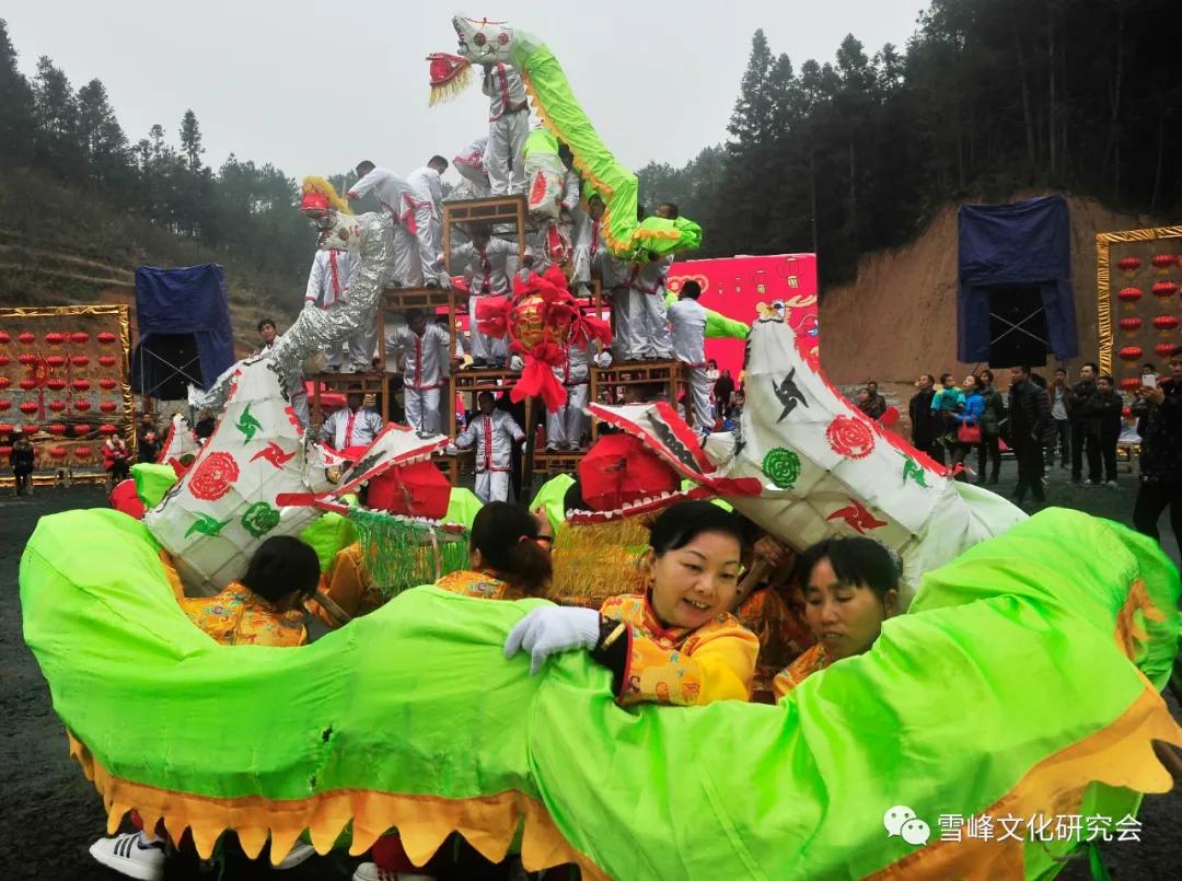 雪峰山里赏蚕灯 吉祥如意庆丰年