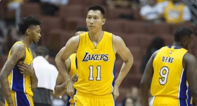 当年湖人开出800万年薪，为啥易建联执意要离开