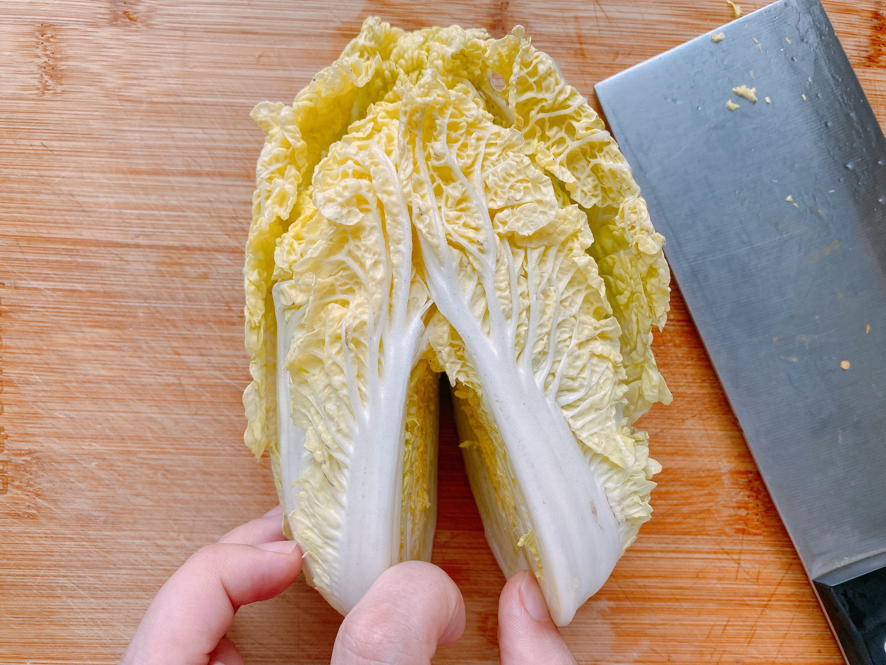 蒜蓉粉丝娃娃菜的家常做法，口感鲜甜，好吃不长胖，10分钟就上桌