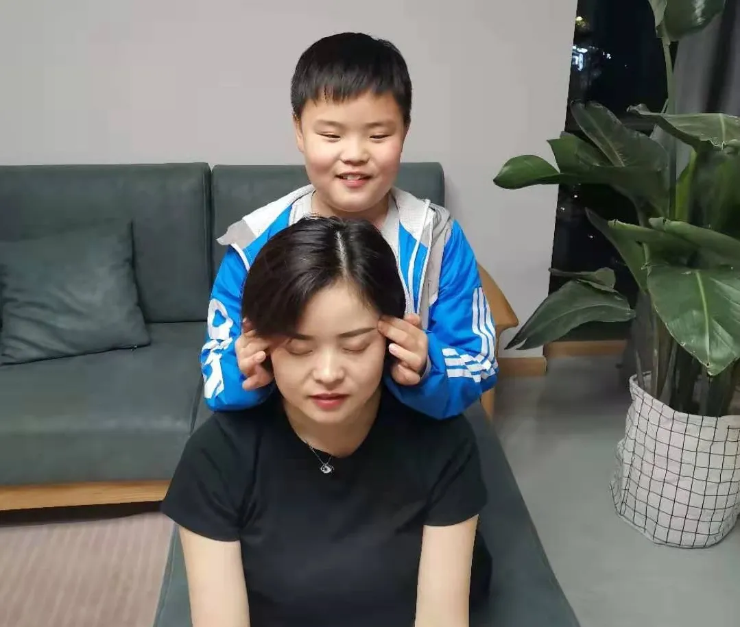 愿时光温柔以待 愿母亲笑靥如花丨双流实小东区开展母亲节主题活动