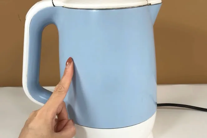 不管什么电热水壶，用牙签戳一戳，省电且热得快