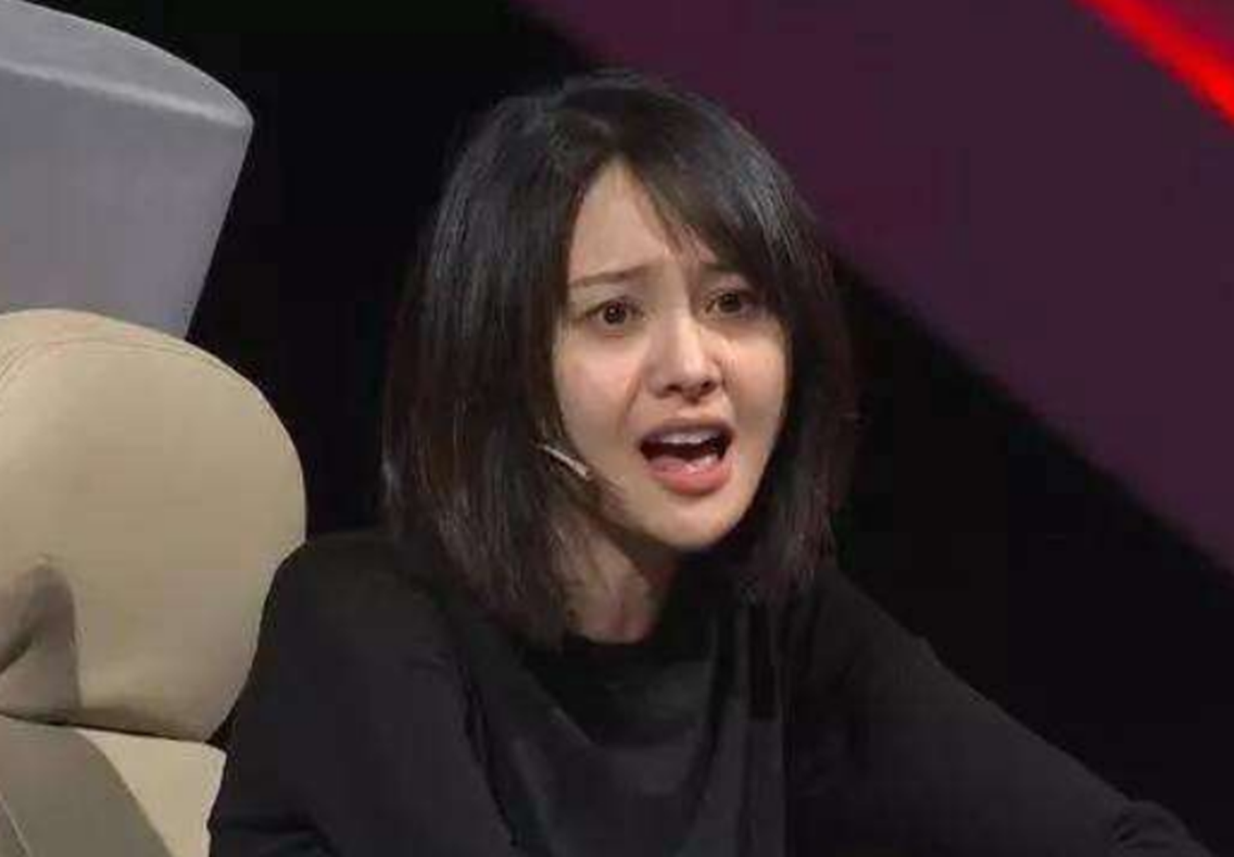 郑爽出售“原味”五件套，昨天刚穿完跑马拉松，看到定价：穷疯了