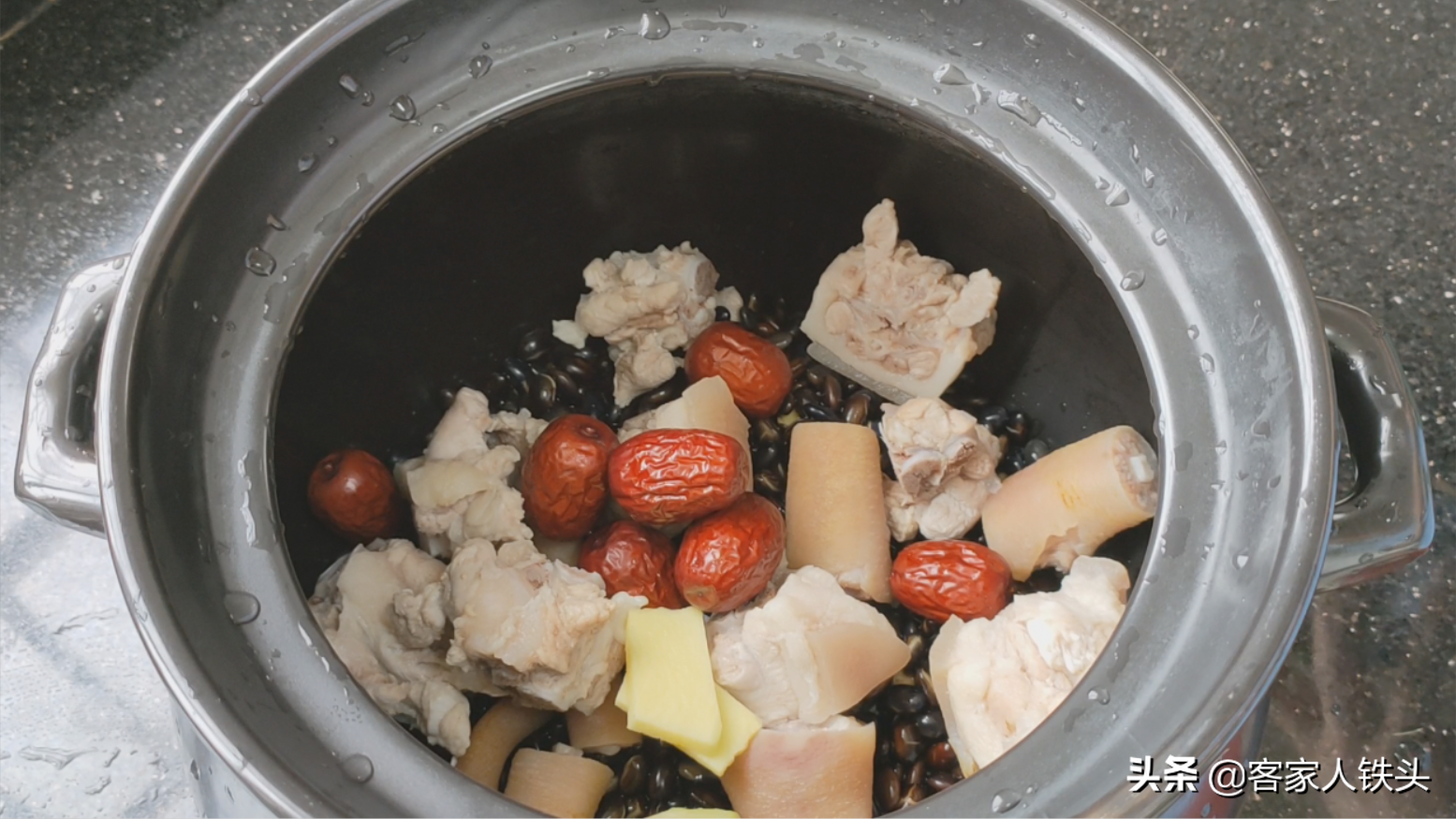 2條豬尾加1把黑豆，天冷了教你正確吃法，溫補好吃，全家適合吃