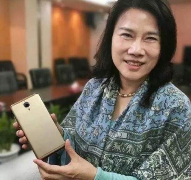 996已不够用，董明珠说自己30年没休假了，我们应该学习么？
