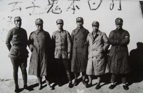 三个战士自称是总部派来，聂荣臻接连提问，立马断定：不是自己人