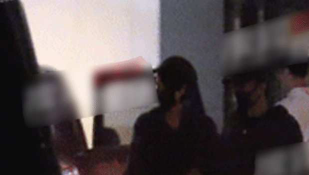 Sweet to  Zuo ! Wang Fei carries the male friendly bureau that go to a meal, 2 people pull a hand to be like first love, little detail of Xie Ting sharp edge is very warm heart