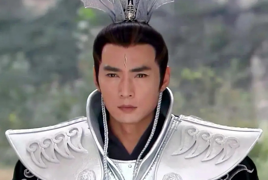 霸气！52岁焦恩俊被嘲中年发福，回怼：爷胖瘦老弱，关你啥事？