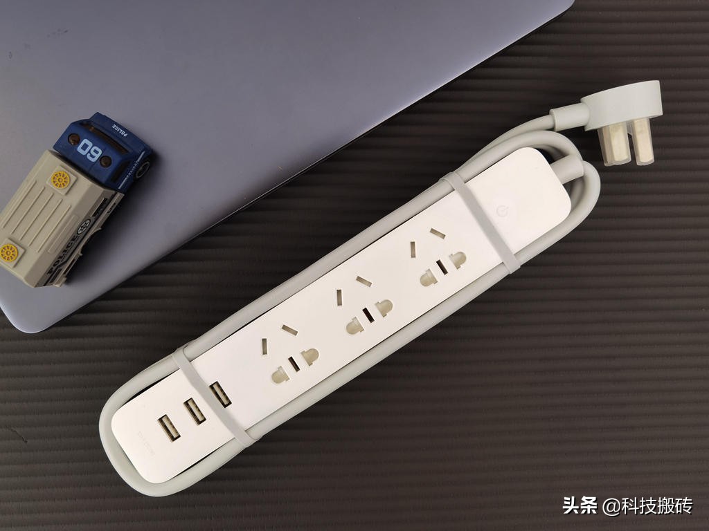 米家再添新成员，aigo智能插线板：电量监测用多少电都知道
