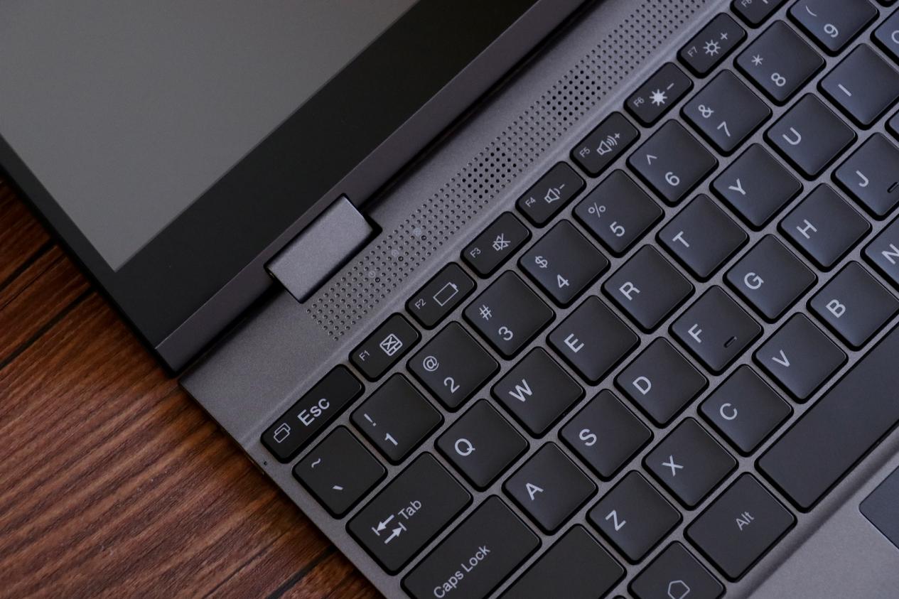 华为手机用户的轻办公利器—欧米多手机电脑，让移动办公轻装上阵