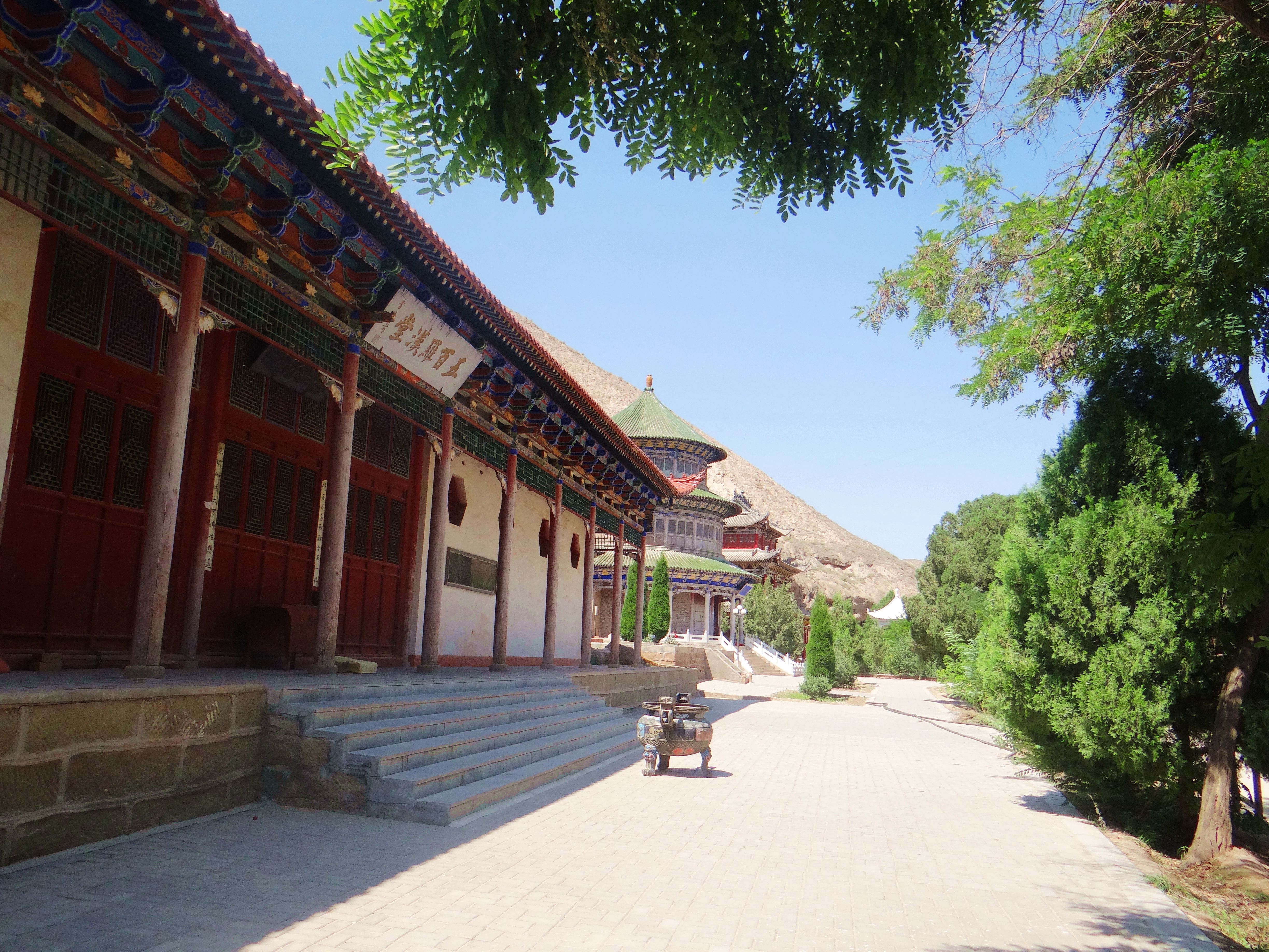 An ancient temple in the deep mountains of 1,400 years, 36 temples and grottoes, a very spectacular scenery
