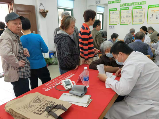 锦医堂中医联合周边社区举办“百名专家进社区服务”系列活动