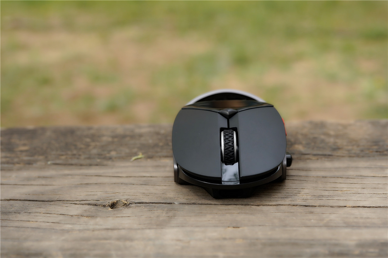 电竞级屏显雷柏VT960双模游戏鼠标游戏体验快人一步